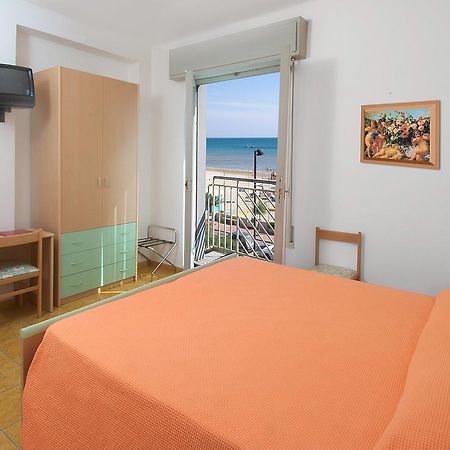 Hotel Dinarica Marotta Exteriér fotografie