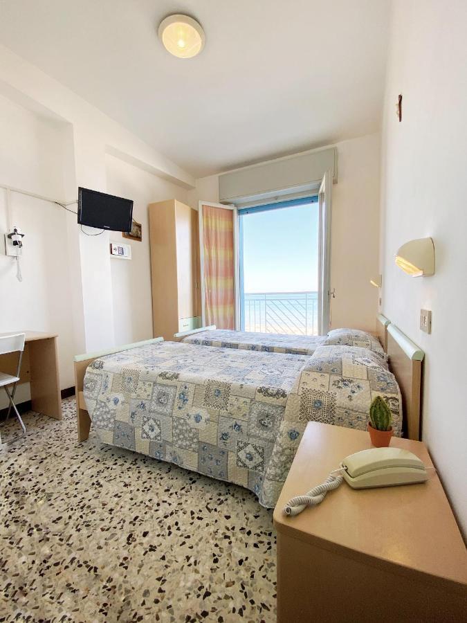 Hotel Dinarica Marotta Exteriér fotografie