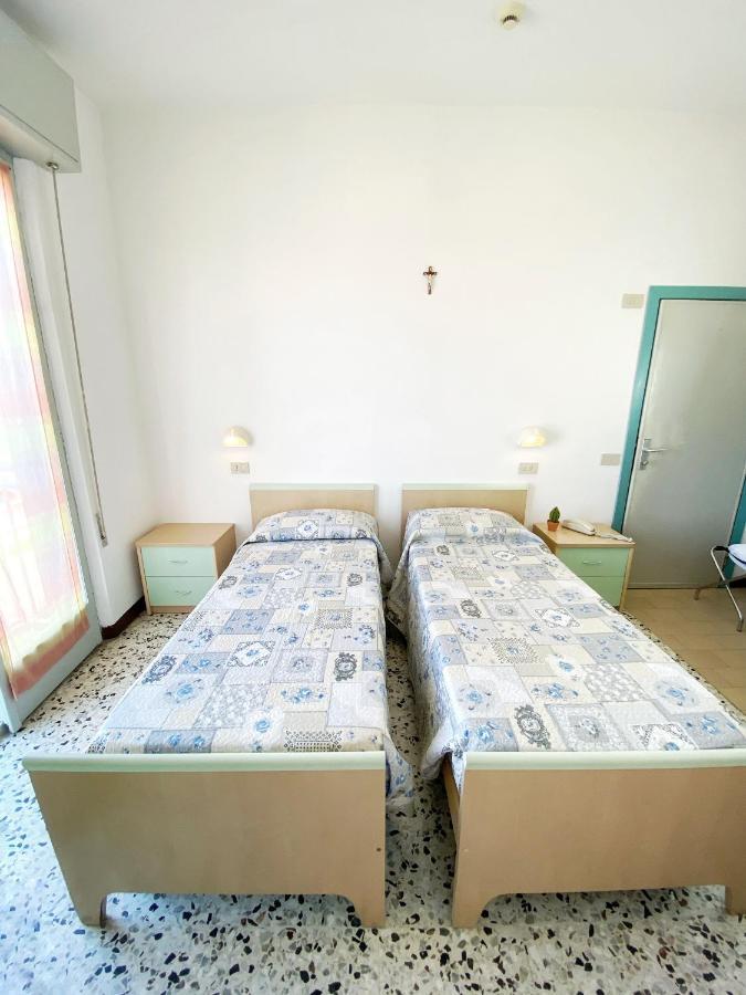 Hotel Dinarica Marotta Exteriér fotografie