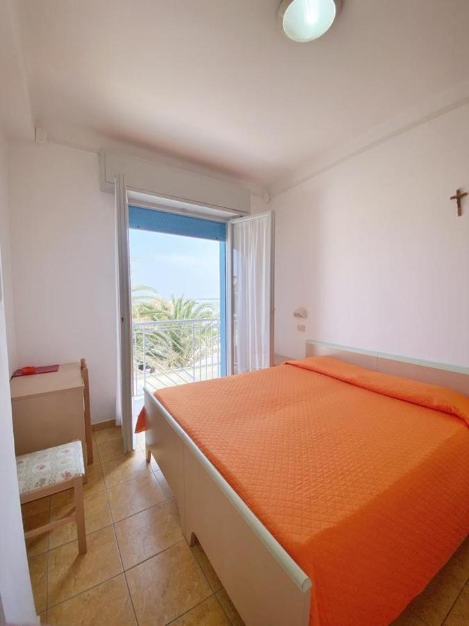 Hotel Dinarica Marotta Exteriér fotografie