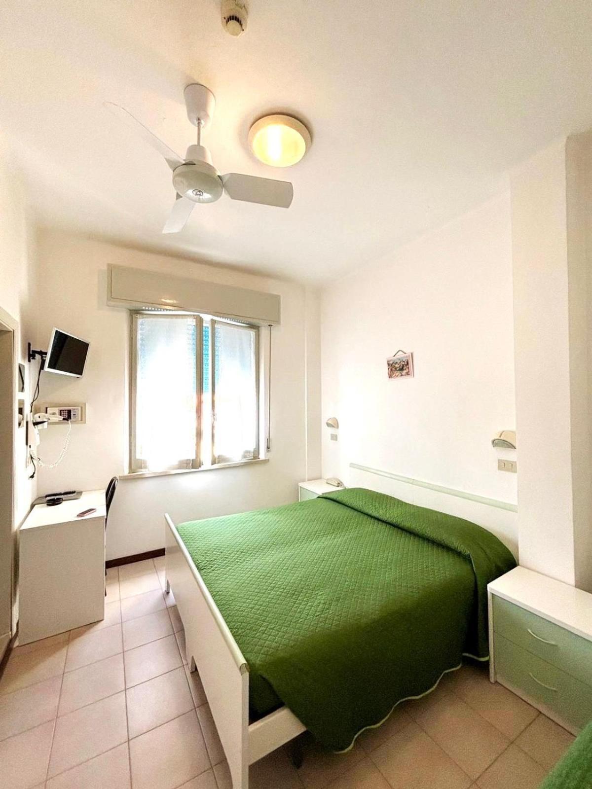 Hotel Dinarica Marotta Exteriér fotografie