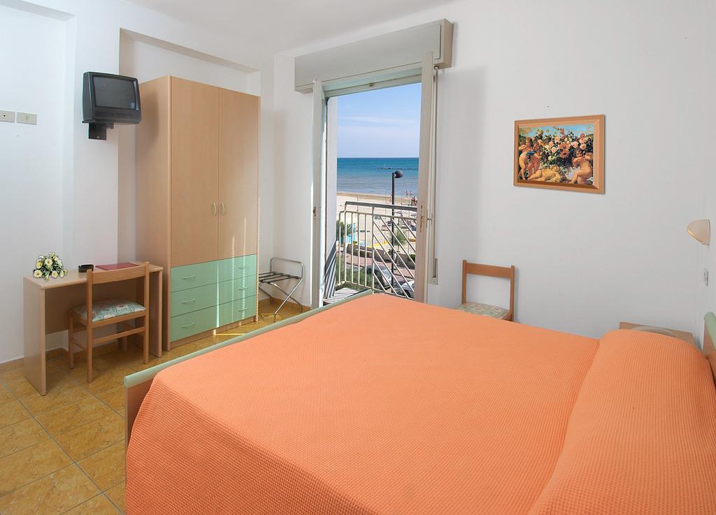 Hotel Dinarica Marotta Exteriér fotografie
